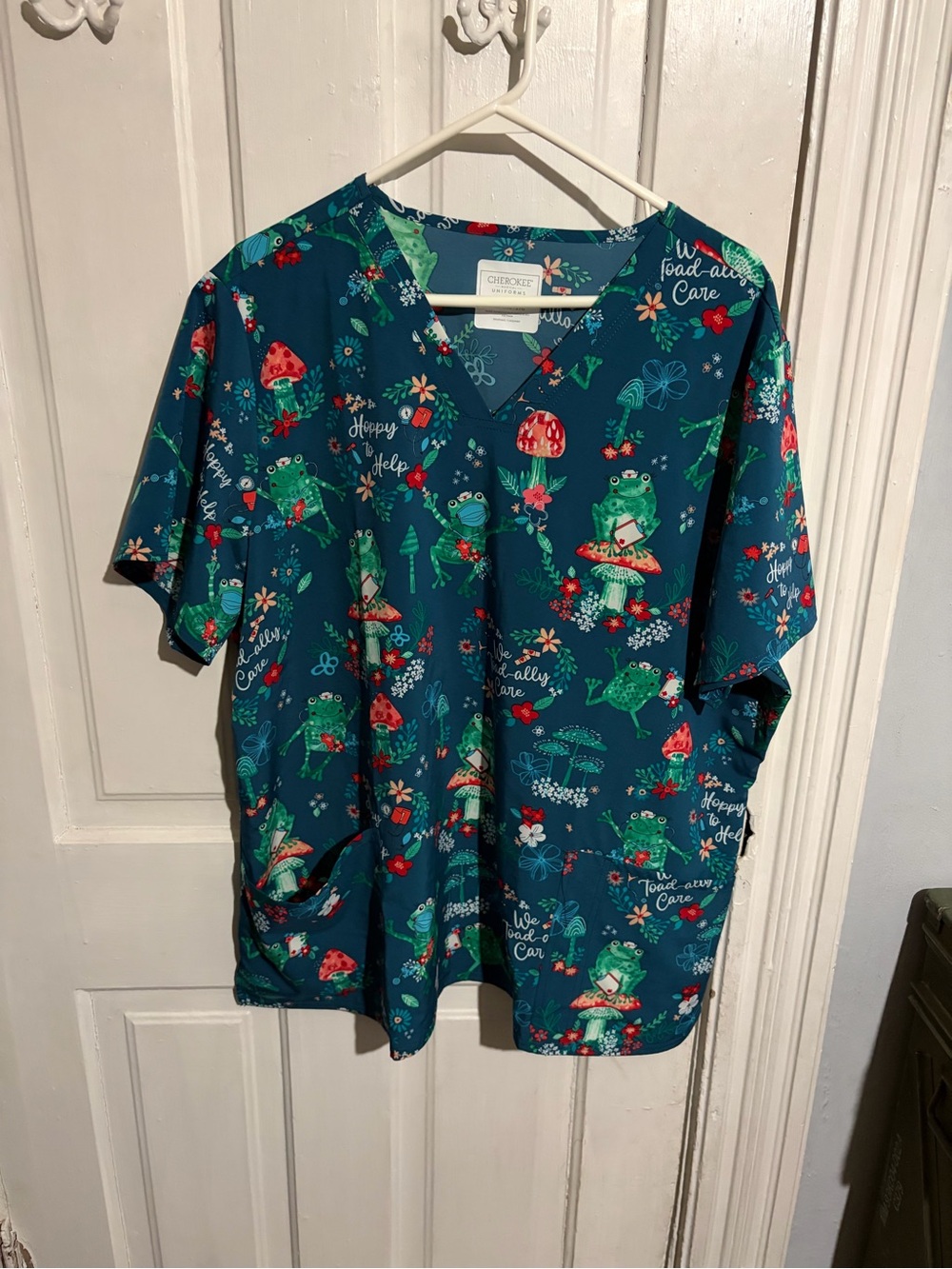 2XL Cherokee Green Frog Scrub Top